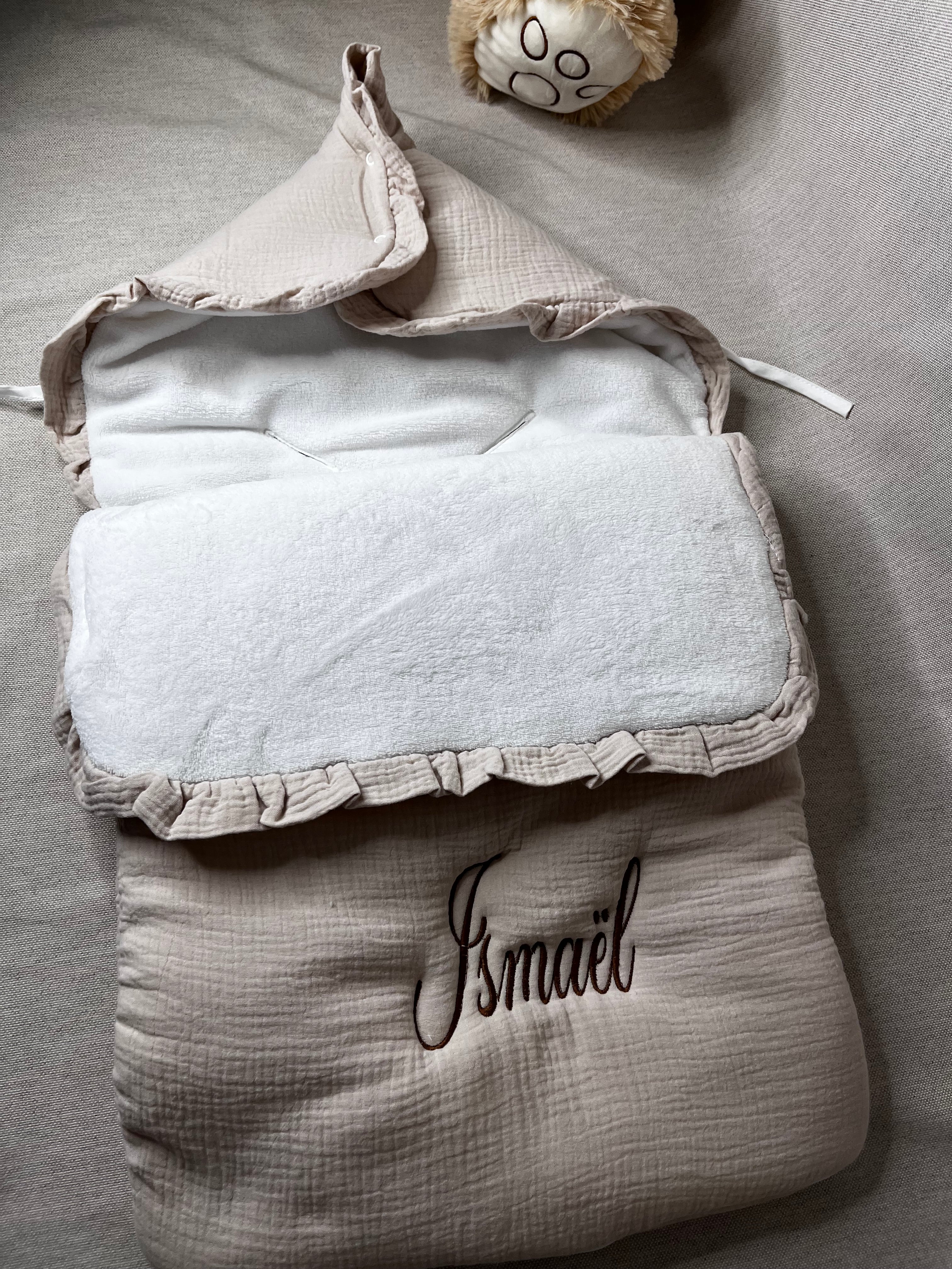 Nid ange adapté au siège auto