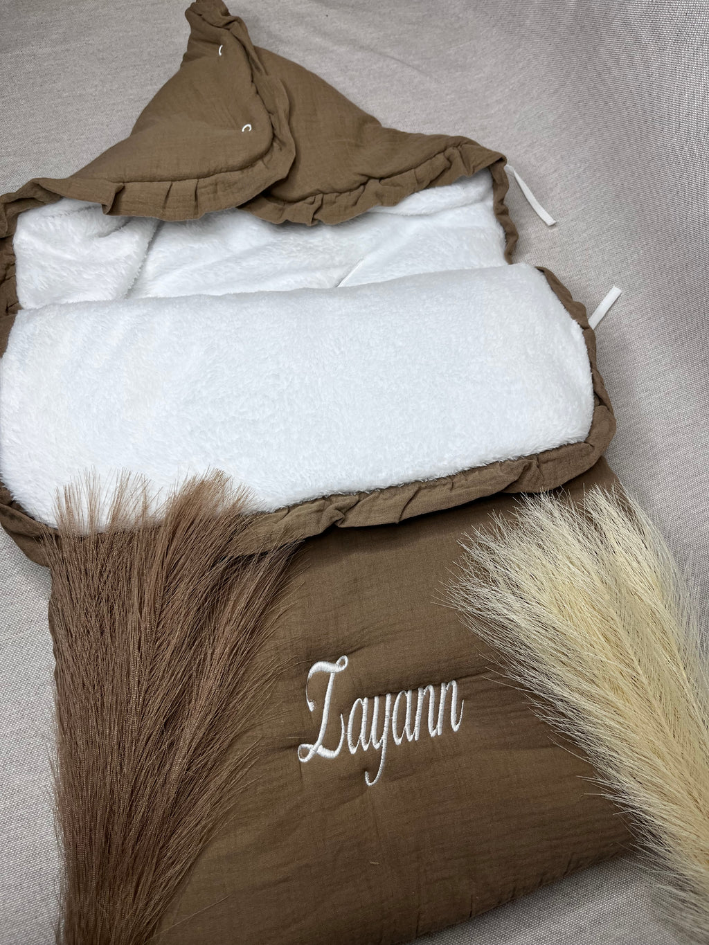 Nid ange adapté au siège auto