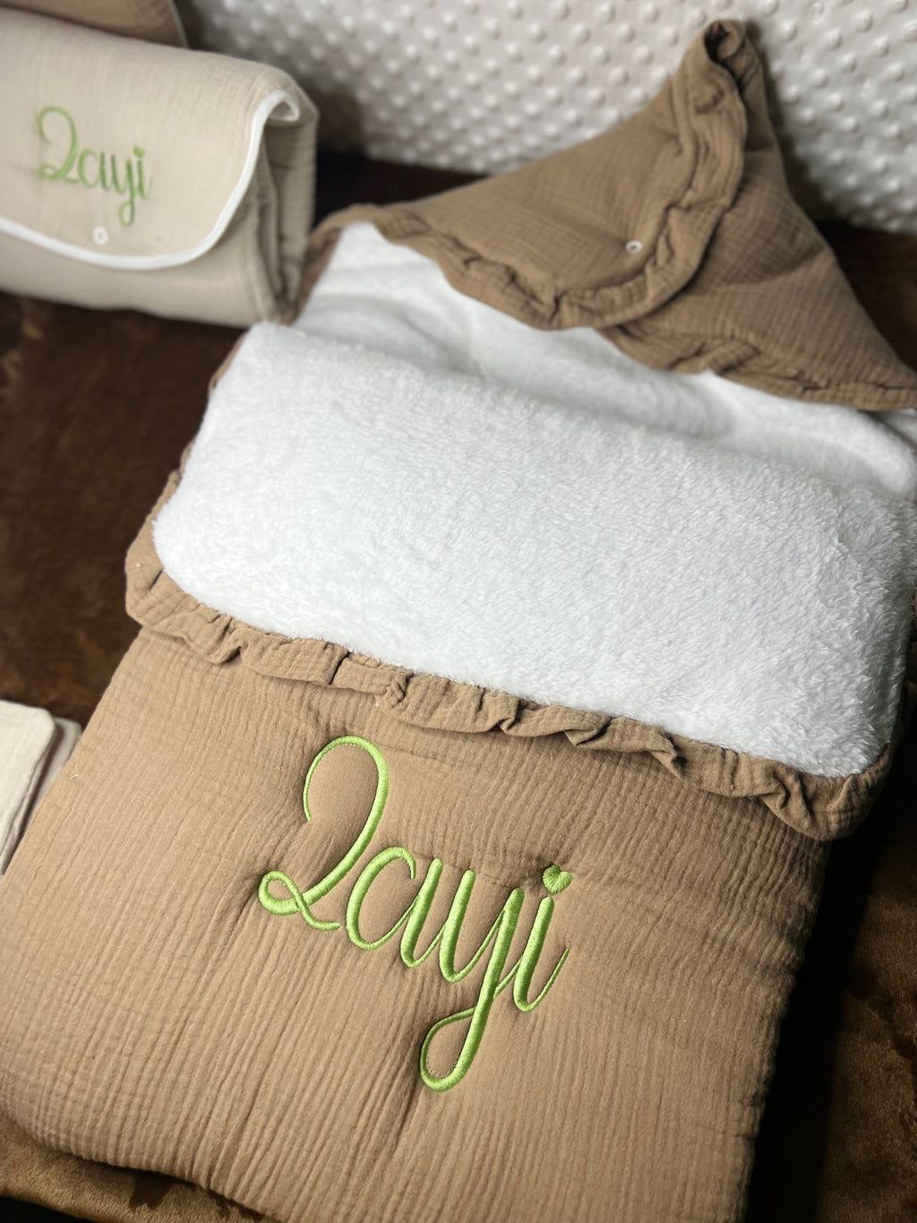 Nid ange adapté au siège auto